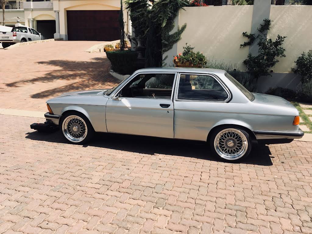 BMW 318i E21 for hire in Johannesburg - BookAclassic